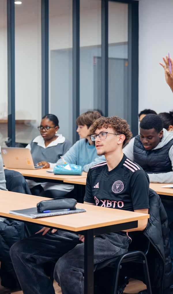 Toutes nos formations sont reconnues par des diplômes d’Etat ou des titres certifiés