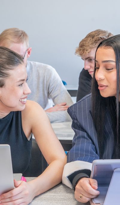 Toutes nos formations sont reconnues par des diplômes d’État ou des titres certifiés inscrits au Répertoire National des Certifications Professionnelles (R.N.C.P).