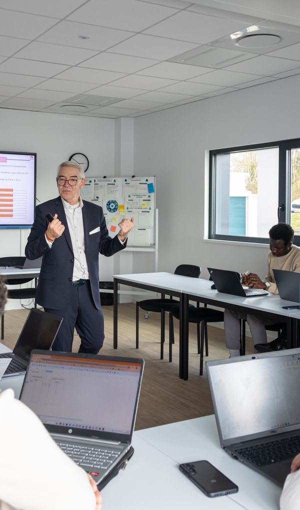 Acteur de la formation sup&eacute;rieure en alternance, l'ISFFEL propose des formations reconnues et dipl&ocirc;mantes 