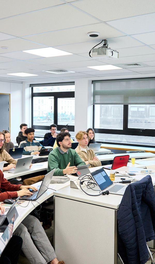 Intégrez une Grande Ecole reconnue internationalement (Top 50 Monde) et rejoignez un réseau de 47 000 diplômés