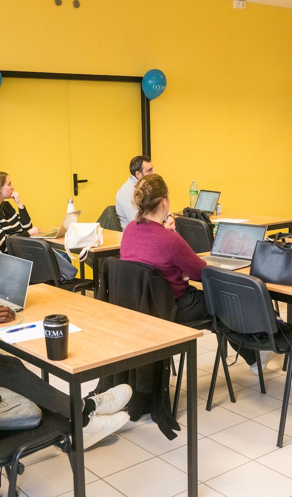 Toutes nos formations sont reconnues au RNCP en niveaux 5, 6 et 7.