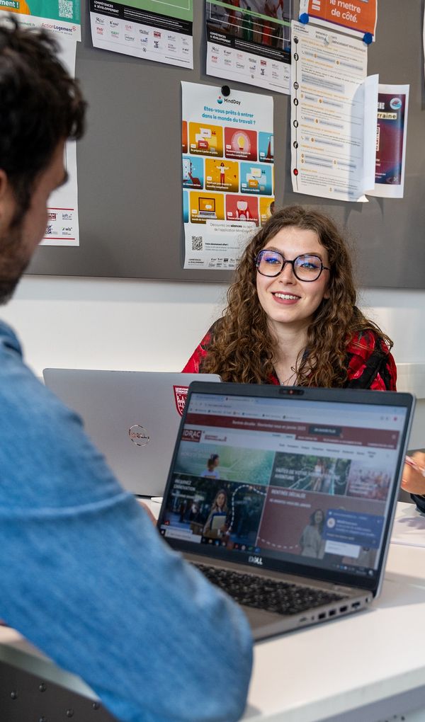 Avec les programmes IDRAC Business School, vous n’allez pas trouver votre voie, vous allez la choisir