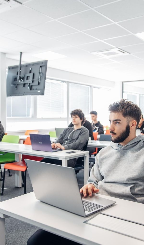 IPSSI, la grande école d’informatique en alternance dans toute l’Île-de-France !