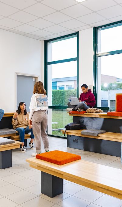 Les formations de PURPAN débouchent sur le premier secteur d’emplois en France (14% des emplois) et permettent d’accéder à plus de 300 métiers.