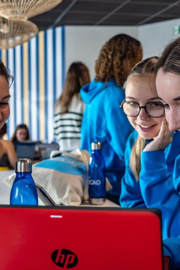 Toutes nos formations sont reconnues par des diplômes d’Etat.
