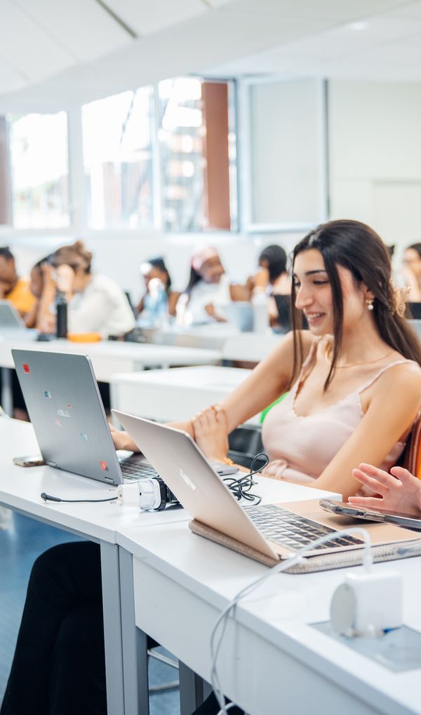 Toutes nos formations sont reconnues par des diplômes d’état ou des titres certifiés.