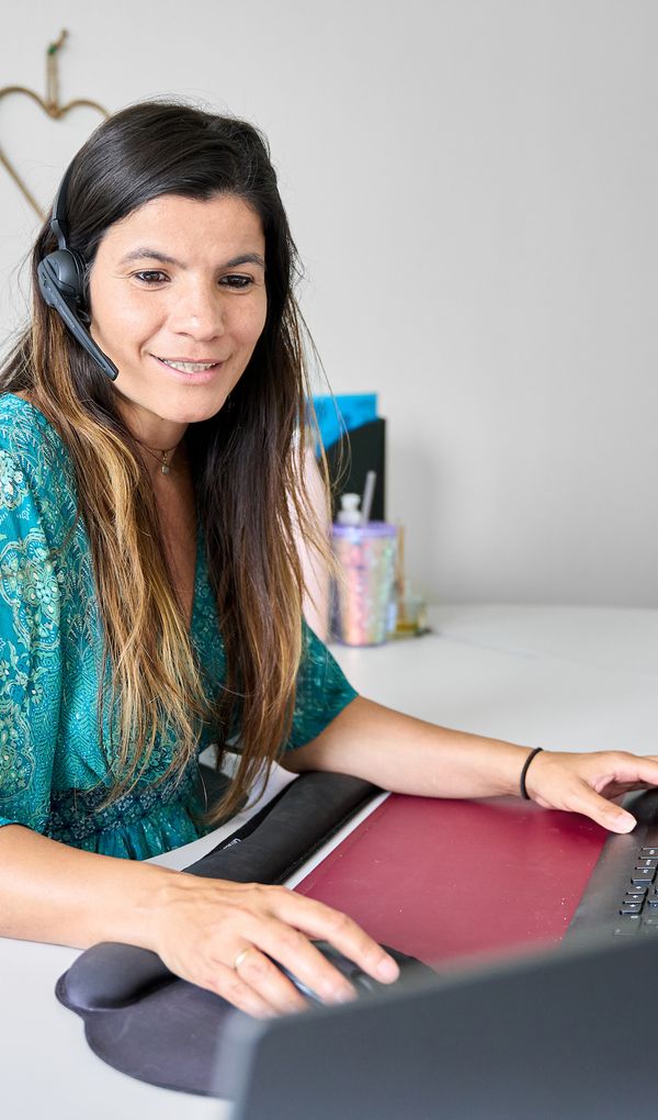 Ecoris Online, l'école de commerce et gestion en ligne flexible conçue pour les professionnels de demain.