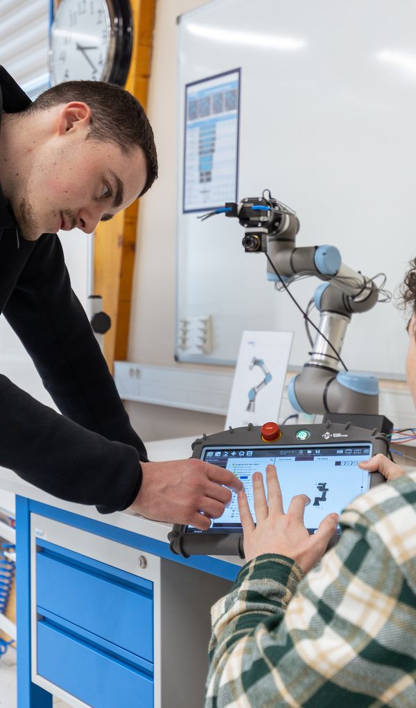 Notre &eacute;cole est situ&eacute;e en plein c&oelig;ur du Campus de Ker Lann, &agrave; 15 minutes de Rennes