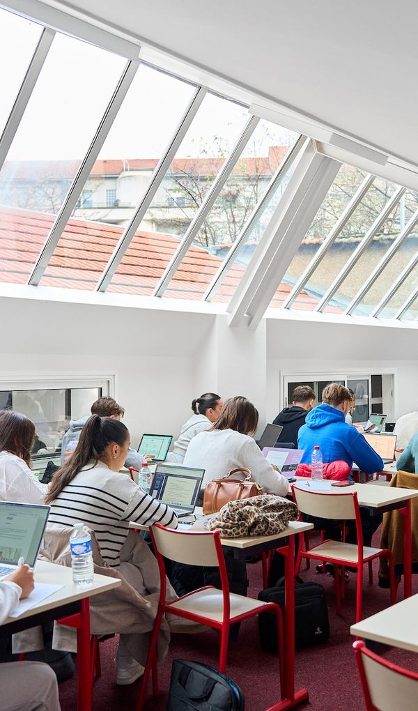 Toutes nos formations sont reconnues au RNCP en niveaux 5, 6 et 7.