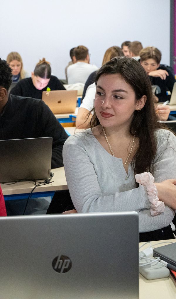 Toutes nos formations sont reconnues par l’Etat et délivrent des diplômes et des titres certifiés