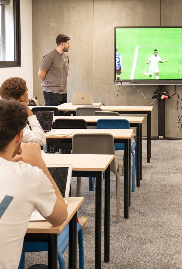 Toutes nos formations sont certifiantes (titre RNCP) et reconnues par l’Etat.