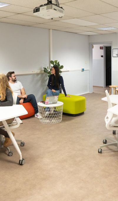 Rentrée du 5 octobre 2026 : les admissions sont ouvertes jusqu'au 30 septembre. Rejoignez l'ESCAET, l'école de commerce dédiée au Tourisme qui façonne les leaders de demain !