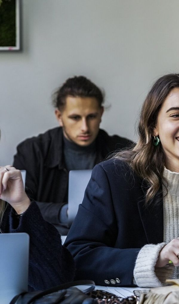 Toutes nos formations sont reconnues par des Dipl&ocirc;mes d&rsquo;Etat ou Titres Certifi&eacute;s.