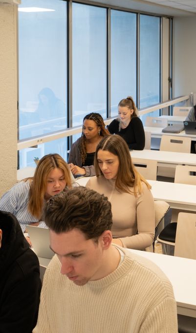 Int&eacute;grer l&rsquo;ESGCI, c&rsquo;est choisir une &eacute;cole qui vous forme &agrave; devenir des professionnels.