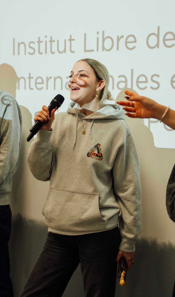 Des formations de Bac à Bac+5 pluridisciplinaires pour vous permettre d’intégrer le métier qui vous attire dans le secteur des Relations Internationales et des Sciences Politiques.