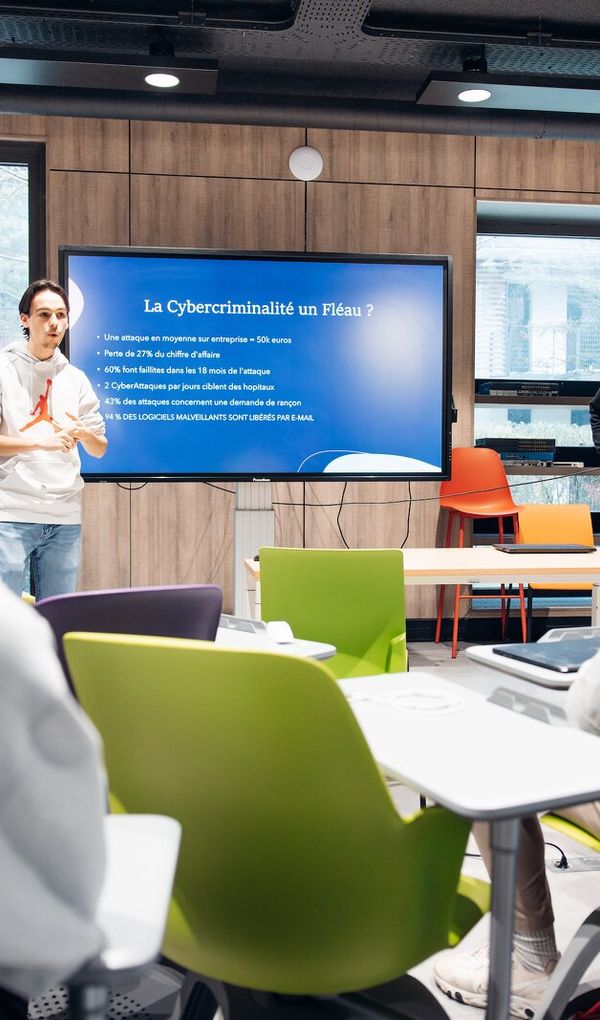 Nos formations informatiques sont reconnues par l’État, certifées par un titre RNCP.