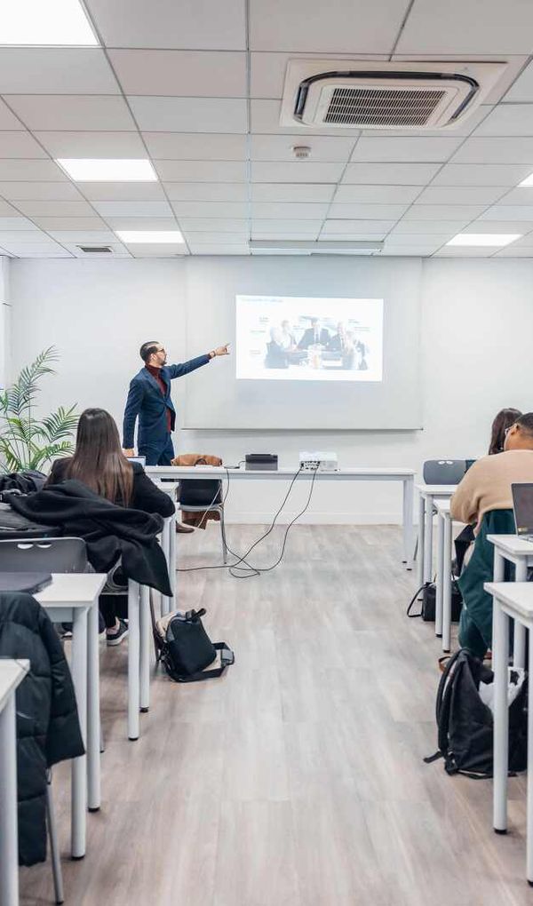 Toutes nos formations sont reconnues par des Diplômes d’Etat ou Titres Certifiés.