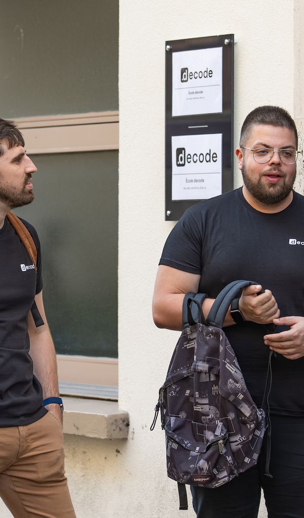 .decode, l’école tech qui se distingue par son approche pédagogique innovante et ses valeurs fondamentales : “Transparence - Éthique - Collaboration”